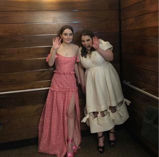 Beanie Feldstein feet photo 14