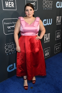 Beanie Feldstein feet photo 7