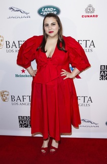 Beanie Feldstein feet photo 14