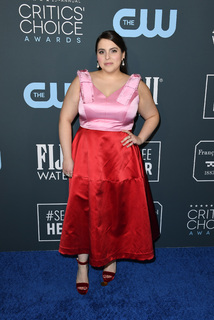 Beanie Feldstein feet photo 12