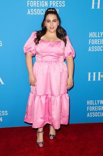 Beanie Feldstein feet photo 14