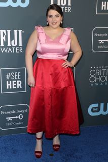 Beanie Feldstein feet photo 12