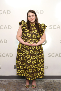 Beanie Feldstein feet photo 6