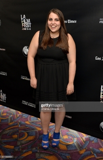 Beanie Feldstein feet photo 18
