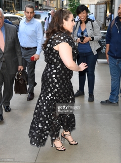 Beanie Feldstein feet photo 15