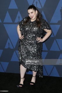Beanie Feldstein feet photo 11