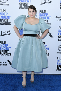 Beanie Feldstein feet photo 16