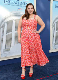 Beanie Feldstein feet photo 13