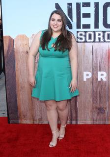 Beanie Feldstein feet photo 12