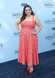 Beanie Feldstein feet photo 8