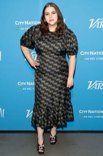 Beanie Feldstein feet photo 3