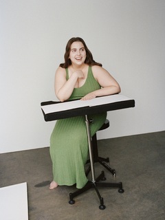 Beanie Feldstein feet photo 20