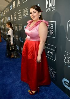 Beanie Feldstein feet photo 18