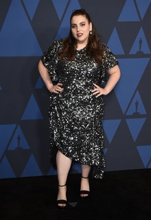 Beanie Feldstein feet photo 16