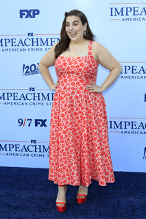 Beanie Feldstein feet photo 5