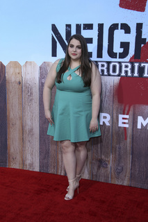 Beanie Feldstein feet photo 4
