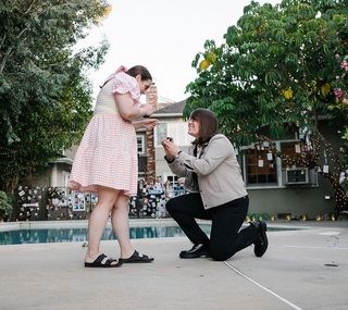 Beanie Feldstein feet photo 2