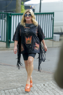 Beata Kozidrak feet photo 9