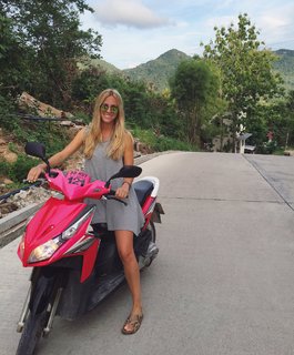 Beatrice Bouchard feet photo 17