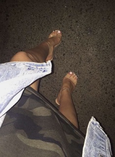 Beatrice Bouchard feet photo 10