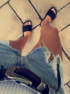 Beatrice Bouchard feet photo 9
