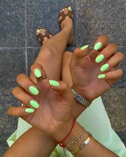 Beatrice Bouchard feet photo 4