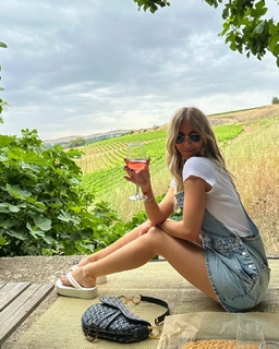 Beatrice Bouchard feet photo 18