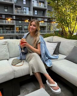 Beatrice Bouchard feet photo 9