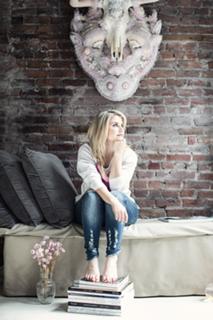 Beatrice Egli feet photo thumbnail