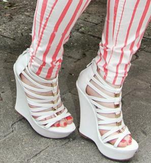 Beatrice Egli feet photo thumbnail