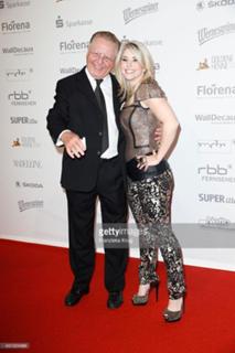 Beatrice Egli feet photo thumbnail