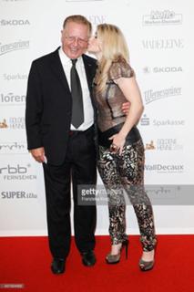 Beatrice Egli feet photo thumbnail