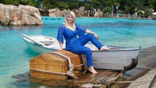 Beatrice Egli feet photo thumbnail