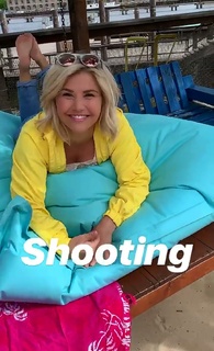 Beatrice Egli feet photo thumbnail