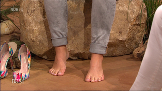 Beatrice Egli feet photo thumbnail