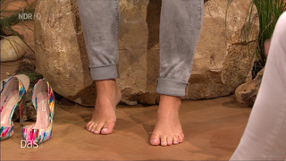 Beatrice Egli feet photo thumbnail