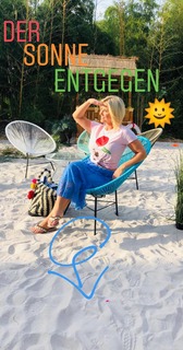 Beatrice Egli feet photo thumbnail