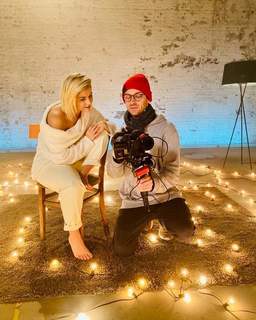 Beatrice Egli feet photo thumbnail