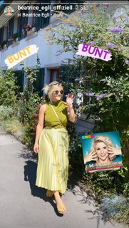 Beatrice Egli feet photo thumbnail