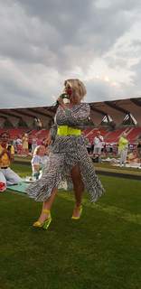 Beatrice Egli feet photo thumbnail