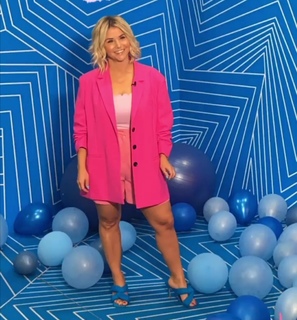 Beatrice Egli feet photo thumbnail
