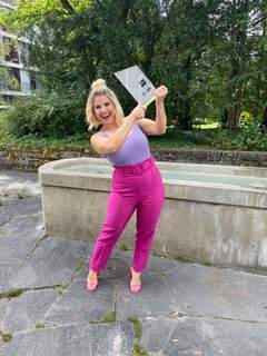 Beatrice Egli feet photo thumbnail