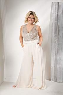 Beatrice Egli feet photo thumbnail