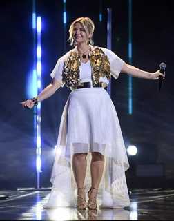 Beatrice Egli feet photo thumbnail