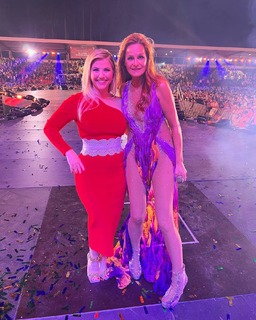 Beatrice Egli feet photo thumbnail