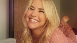 Beatrice Egli feet photo thumbnail