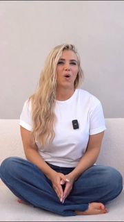 Beatrice Egli feet photo 4