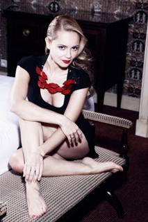 Beatrice Rosen feet photo 17