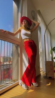 Beatrice Vendramin feet photo 10