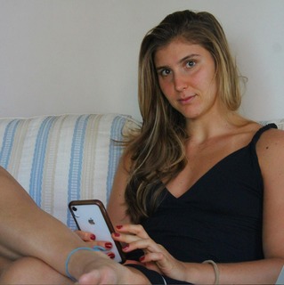 Beatriz Haddad Maia feet photo 4